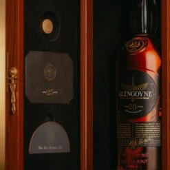 Glengoyne 25 Year Old -Waterford Store glengoyne 25yo lifestyle 01