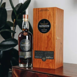 Glengoyne 25 Year Old -Waterford Store glengoyne 25yo lifestyle 02