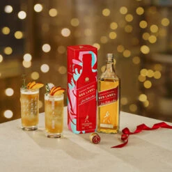 Johnnie Walker Red Gift Tin -Waterford Store johnniewalker redlabel gifttin lifestyle 01