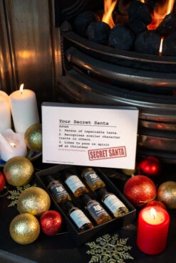 Secret Santa Christmas Whisky Gift Set -Waterford Store secretsanta whisky lifestyle01